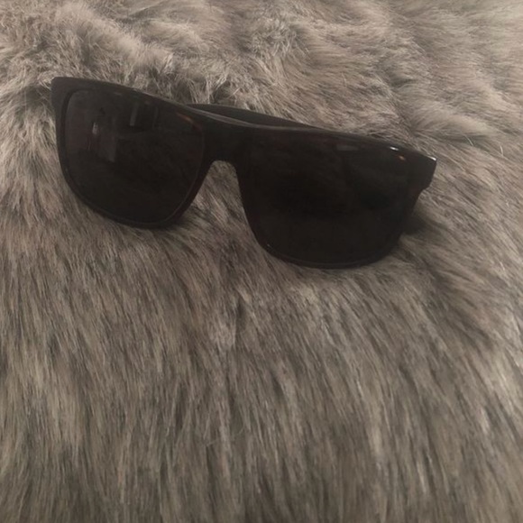 Gucci Sunglasses - Picture 3 of 3